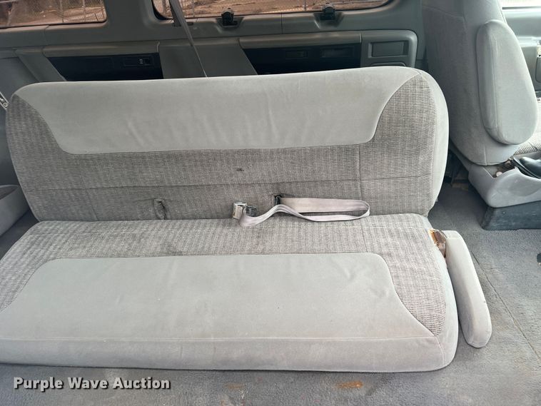 image for item DS2743 1999 Ford E350 Super Duty  van