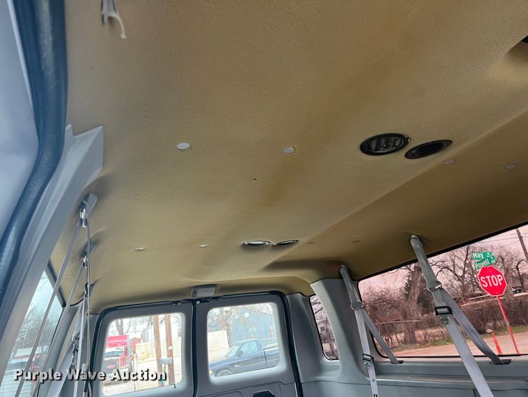 image for item DS2743 1999 Ford E350 Super Duty  van