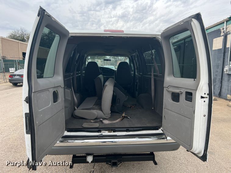 image for item DS2743 1999 Ford E350 Super Duty  van