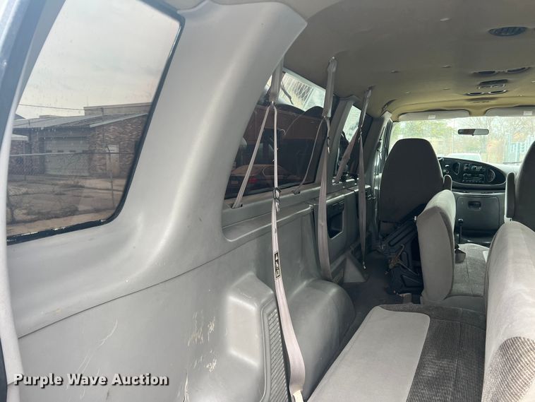 image for item DS2743 1999 Ford E350 Super Duty  van