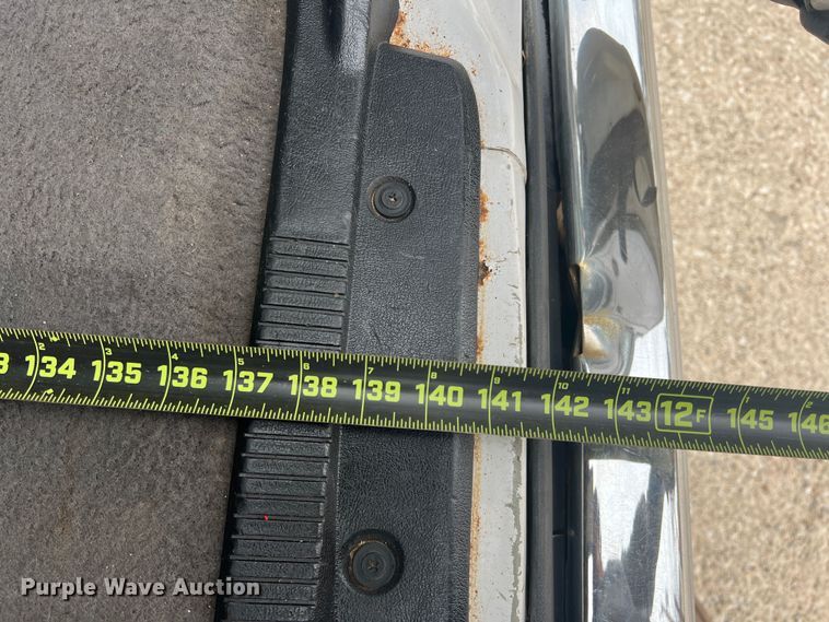 image for item DS2743 1999 Ford E350 Super Duty  van