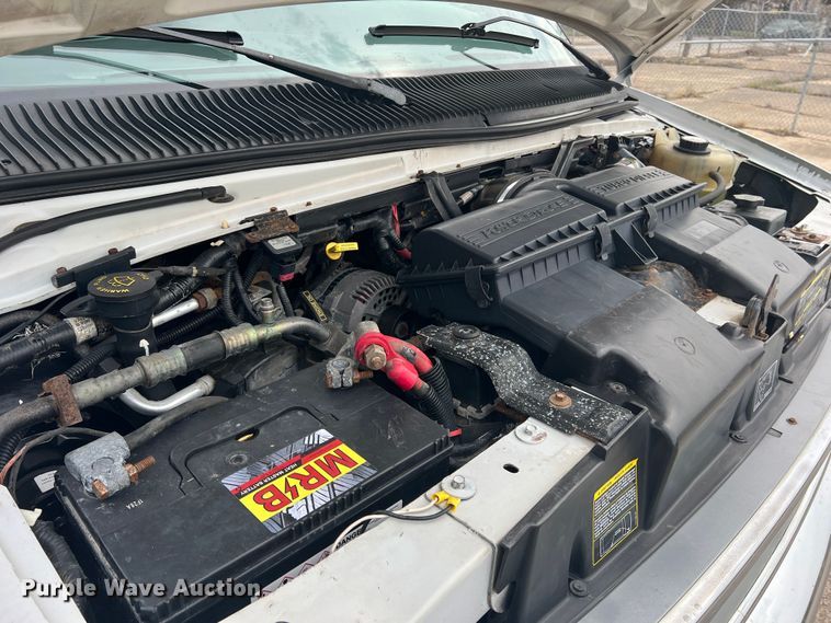 image for item DS2743 1999 Ford E350 Super Duty  van