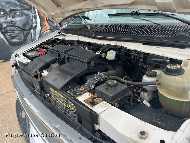 image for item DS2743 1999 Ford E350 Super Duty  van