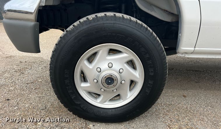 image for item DS2743 1999 Ford E350 Super Duty  van