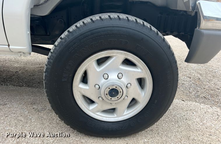 image for item DS2743 1999 Ford E350 Super Duty  van