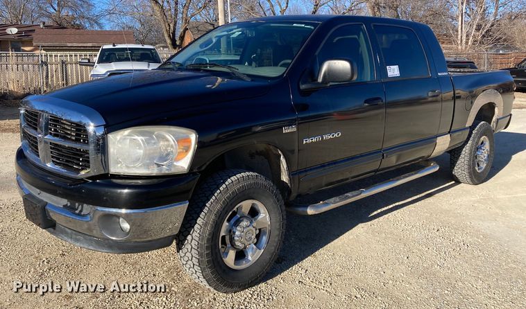 image for item DS6753 2007 Dodge Ram 1500 SLT  Mega Cab pickup truck