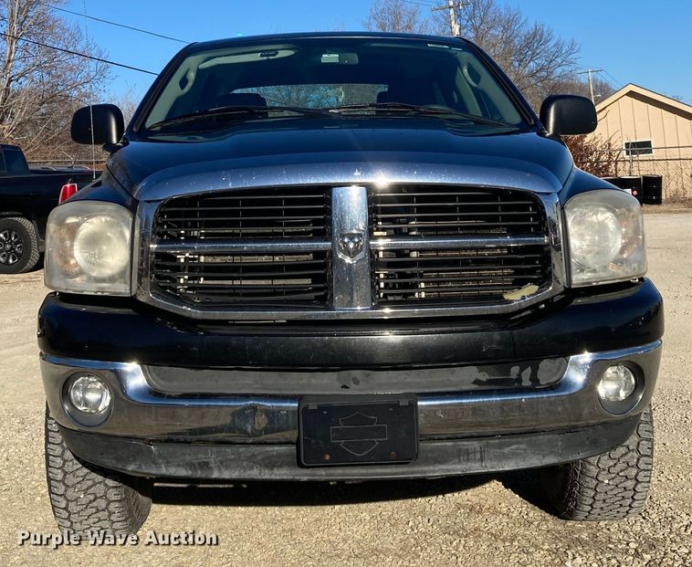 image for item DS6753 2007 Dodge Ram 1500 SLT  Mega Cab pickup truck