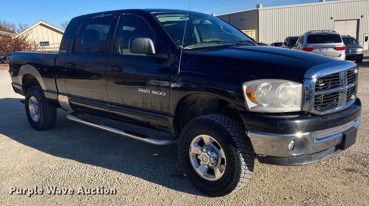 image for item DS6753 2007 Dodge Ram 1500 SLT  Mega Cab pickup truck