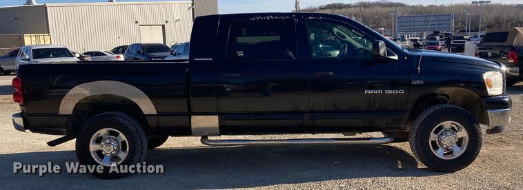 image for item DS6753 2007 Dodge Ram 1500 SLT  Mega Cab pickup truck