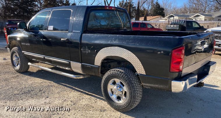 image for item DS6753 2007 Dodge Ram 1500 SLT  Mega Cab pickup truck