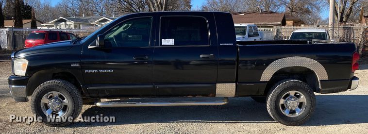 image for item DS6753 2007 Dodge Ram 1500 SLT  Mega Cab pickup truck