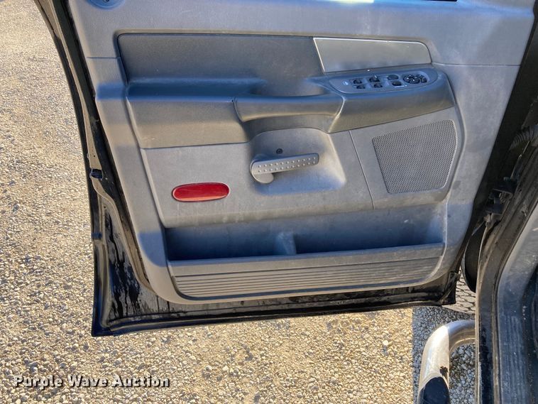 image for item DS6753 2007 Dodge Ram 1500 SLT  Mega Cab pickup truck