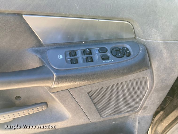 image for item DS6753 2007 Dodge Ram 1500 SLT  Mega Cab pickup truck