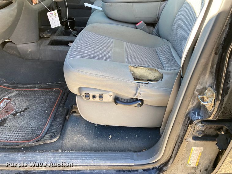 image for item DS6753 2007 Dodge Ram 1500 SLT  Mega Cab pickup truck