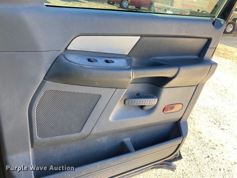 image for item DS6753 2007 Dodge Ram 1500 SLT  Mega Cab pickup truck