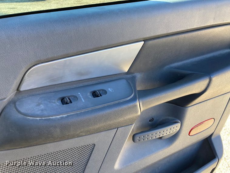 image for item DS6753 2007 Dodge Ram 1500 SLT  Mega Cab pickup truck