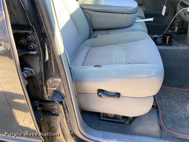 image for item DS6753 2007 Dodge Ram 1500 SLT  Mega Cab pickup truck