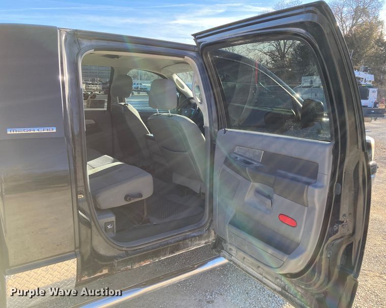 image for item DS6753 2007 Dodge Ram 1500 SLT  Mega Cab pickup truck