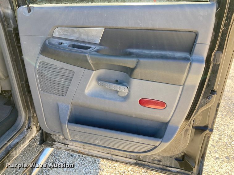 image for item DS6753 2007 Dodge Ram 1500 SLT  Mega Cab pickup truck