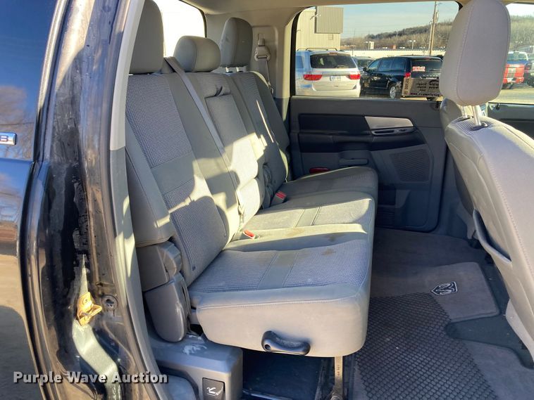 image for item DS6753 2007 Dodge Ram 1500 SLT  Mega Cab pickup truck