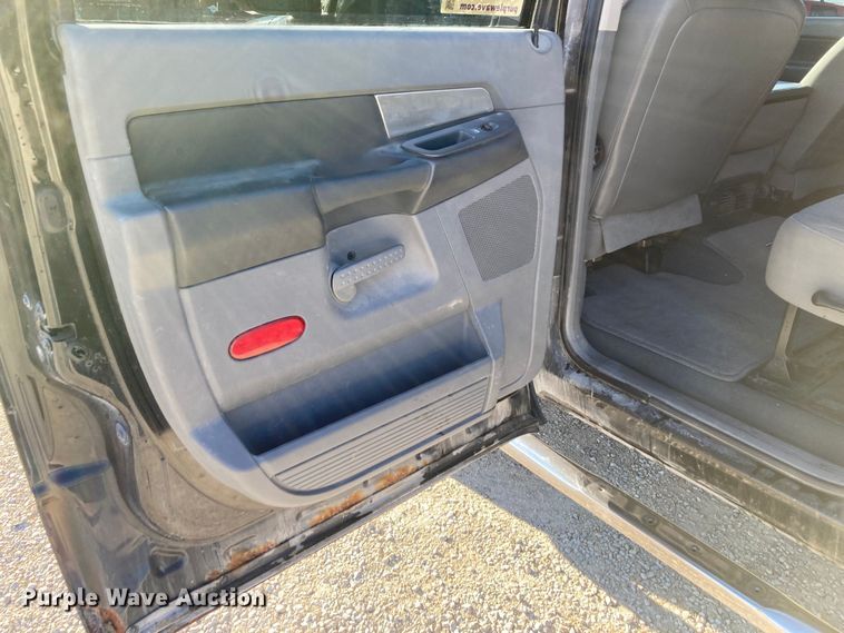 image for item DS6753 2007 Dodge Ram 1500 SLT  Mega Cab pickup truck