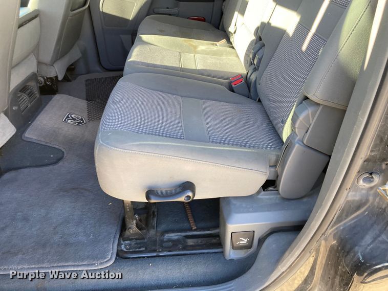 image for item DS6753 2007 Dodge Ram 1500 SLT  Mega Cab pickup truck