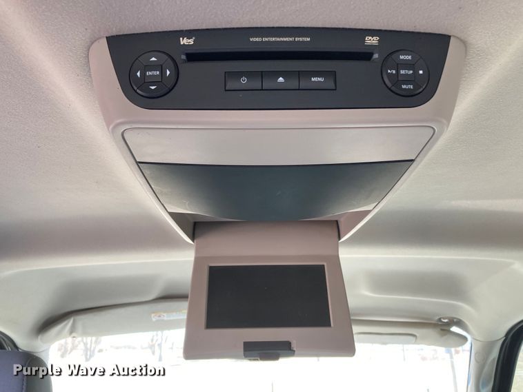 image for item DS6753 2007 Dodge Ram 1500 SLT  Mega Cab pickup truck