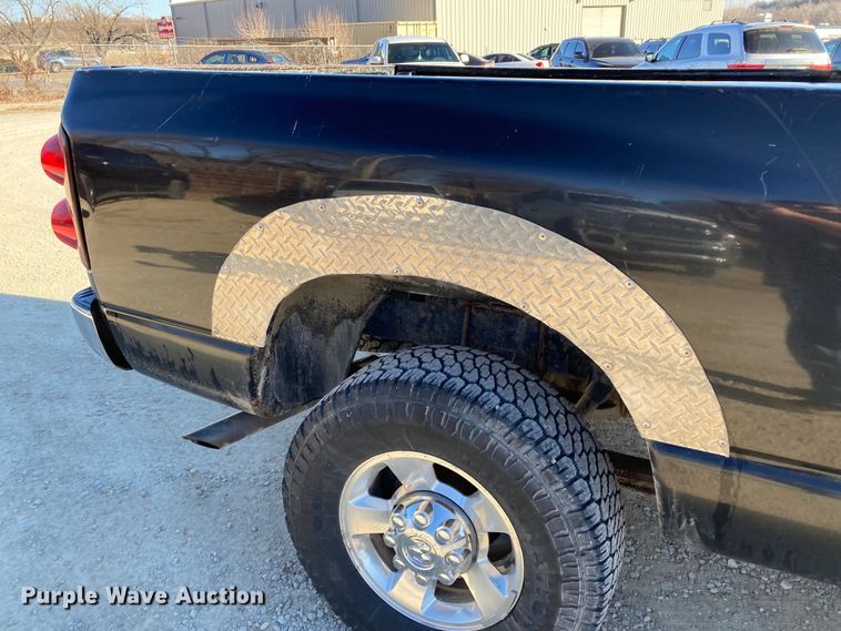 image for item DS6753 2007 Dodge Ram 1500 SLT  Mega Cab pickup truck