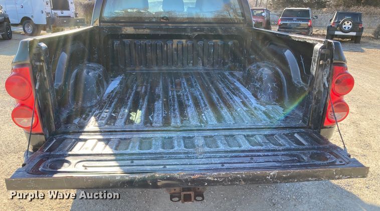 image for item DS6753 2007 Dodge Ram 1500 SLT  Mega Cab pickup truck