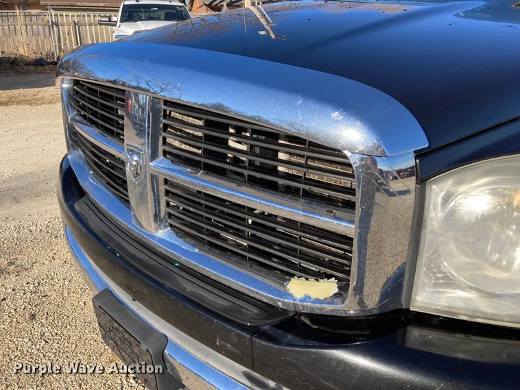 image for item DS6753 2007 Dodge Ram 1500 SLT  Mega Cab pickup truck