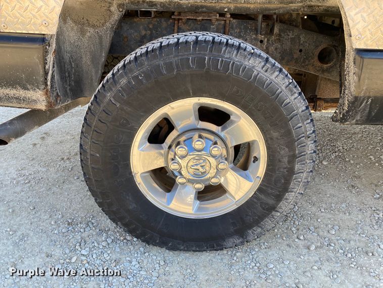 image for item DS6753 2007 Dodge Ram 1500 SLT  Mega Cab pickup truck