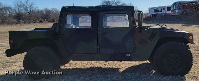 image for item HG9368 2006 Am General M1097R1 HMMWV Humvee SUV