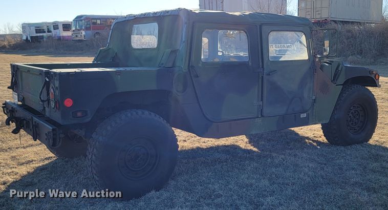image for item HG9368 2006 Am General M1097R1 HMMWV Humvee SUV