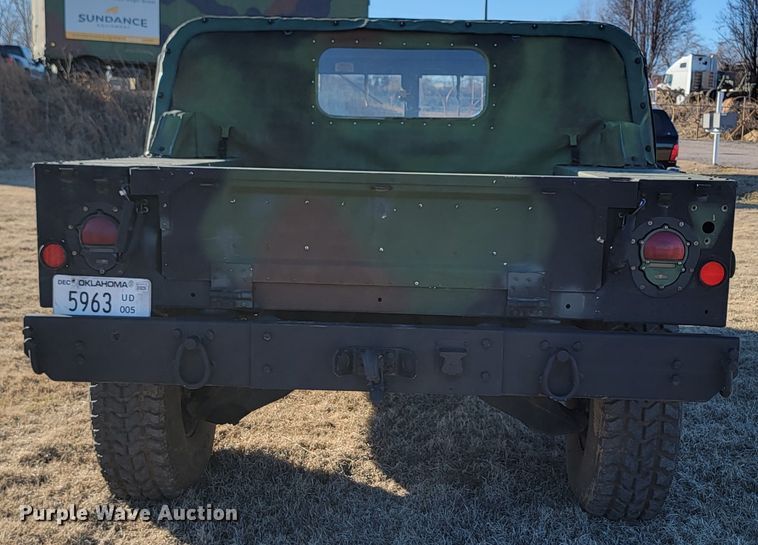 image for item HG9368 2006 Am General M1097R1 HMMWV Humvee SUV