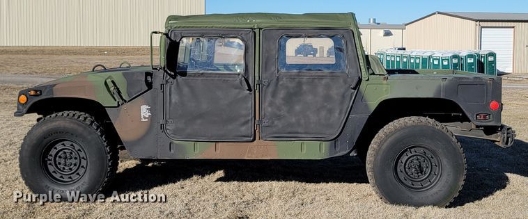 image for item HG9368 2006 Am General M1097R1 HMMWV Humvee SUV