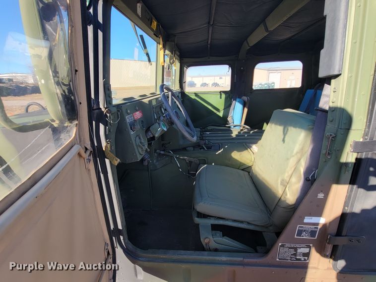 image for item HG9368 2006 Am General M1097R1 HMMWV Humvee SUV