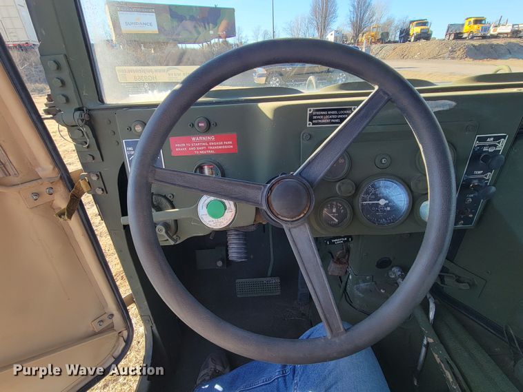 image for item HG9368 2006 Am General M1097R1 HMMWV Humvee SUV