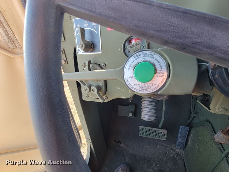 image for item HG9368 2006 Am General M1097R1 HMMWV Humvee SUV