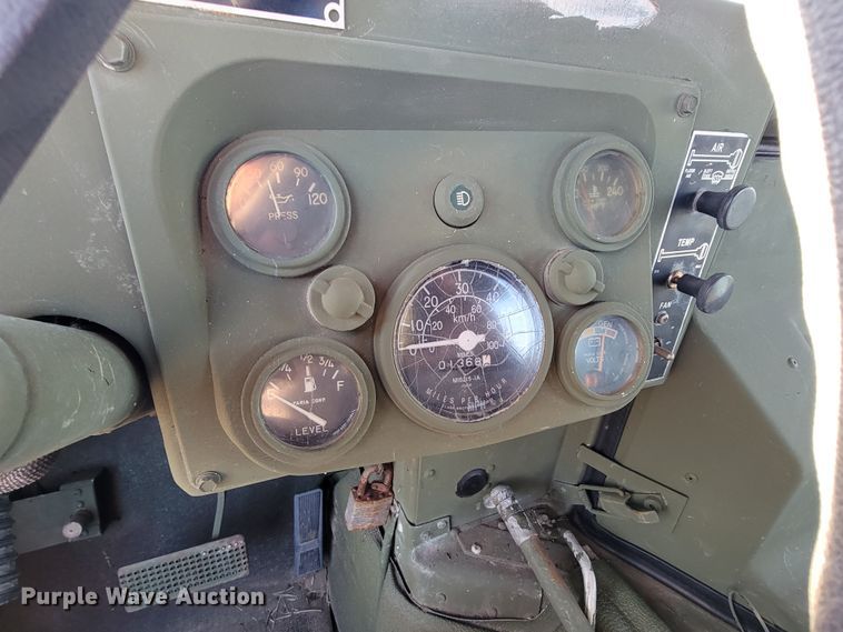 image for item HG9368 2006 Am General M1097R1 HMMWV Humvee SUV