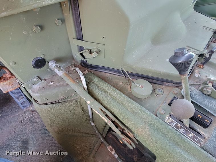 image for item HG9368 2006 Am General M1097R1 HMMWV Humvee SUV