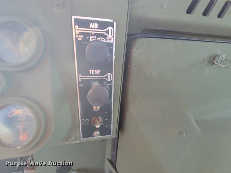 image for item HG9368 2006 Am General M1097R1 HMMWV Humvee SUV