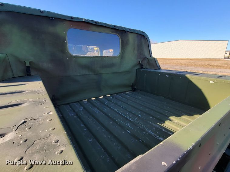 image for item HG9368 2006 Am General M1097R1 HMMWV Humvee SUV