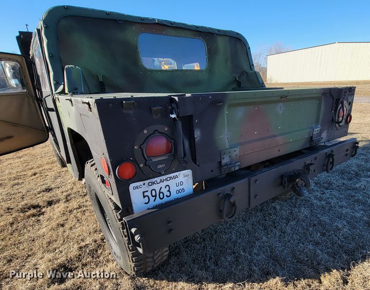 image for item HG9368 2006 Am General M1097R1 HMMWV Humvee SUV