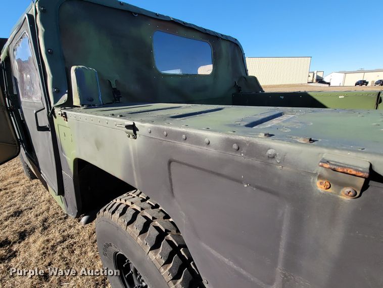 image for item HG9368 2006 Am General M1097R1 HMMWV Humvee SUV