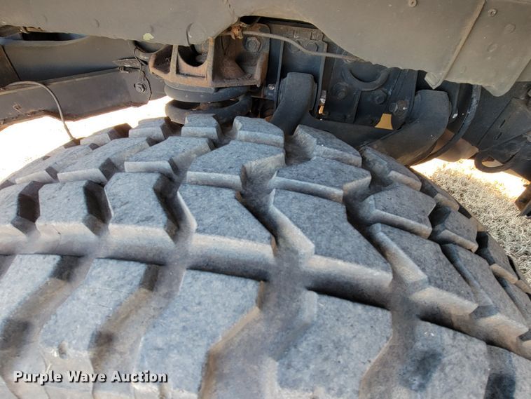 image for item HG9368 2006 Am General M1097R1 HMMWV Humvee SUV