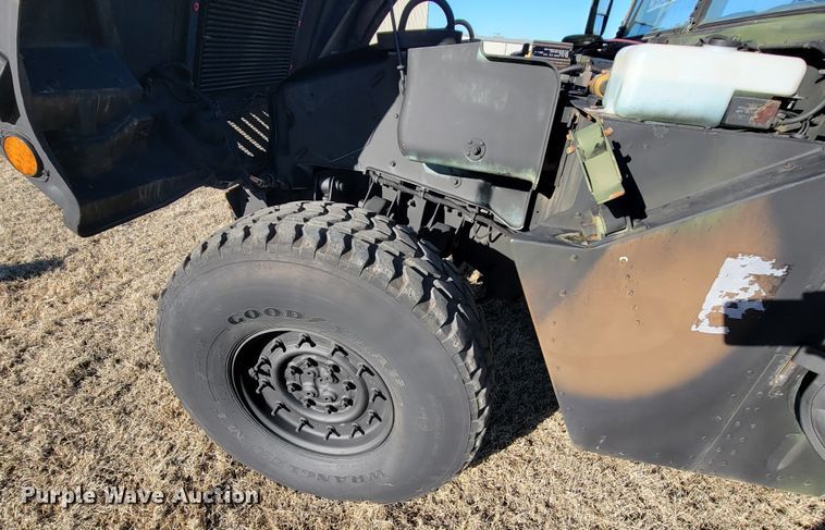 image for item HG9368 2006 Am General M1097R1 HMMWV Humvee SUV