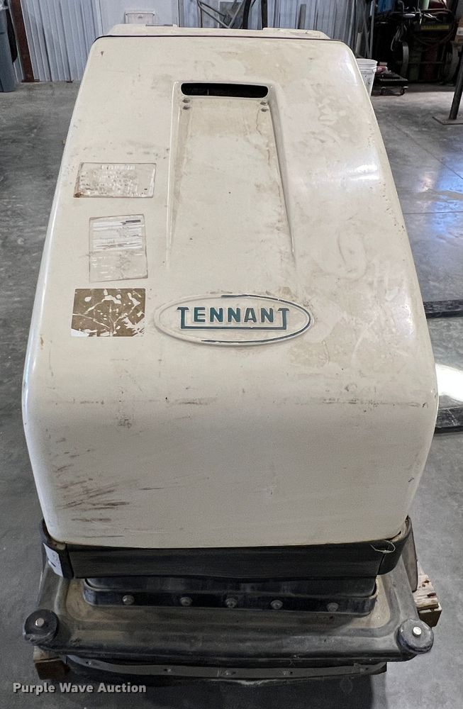 image for item HG9397 Tennant 480EE  floor scrubber