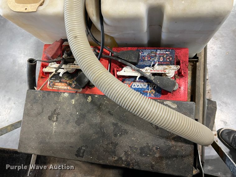 image for item HG9397 Tennant 480EE  floor scrubber