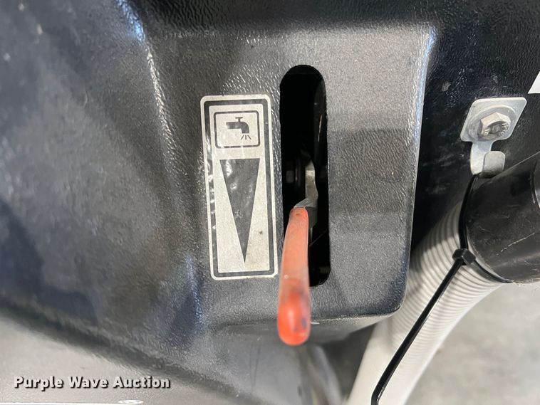 image for item HG9397 Tennant 480EE  floor scrubber