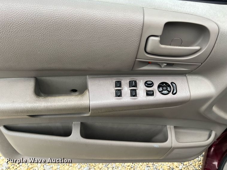 image for item HP9432 2002 Dodge Dakota SLT  Quad Cab pickup truck